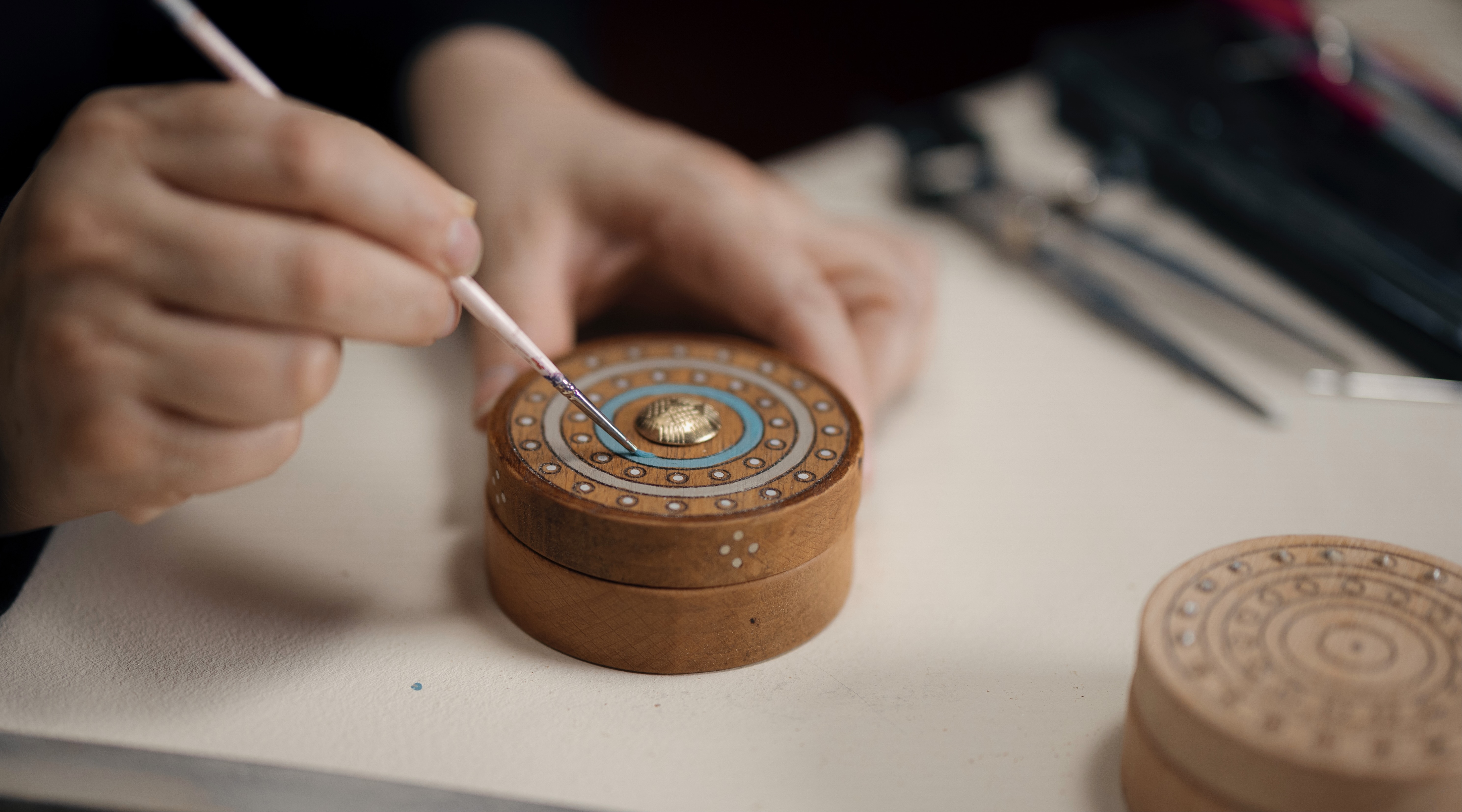 الرشم على الخشب E-CE2302